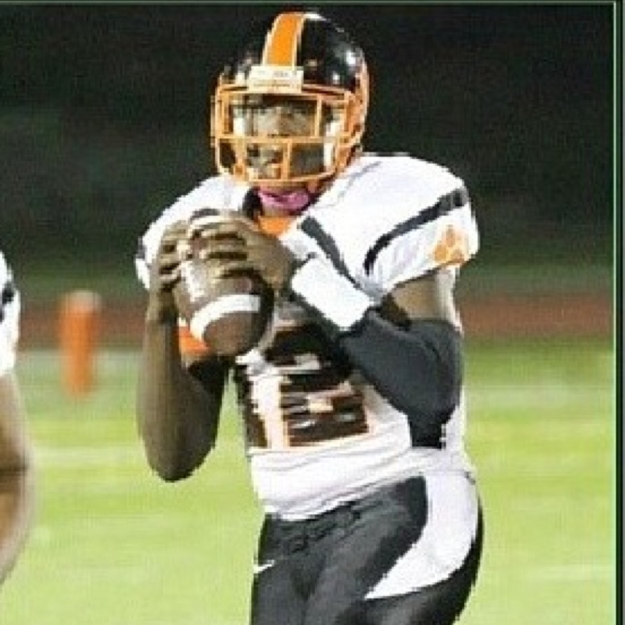 barnes_travon's profile picture. 