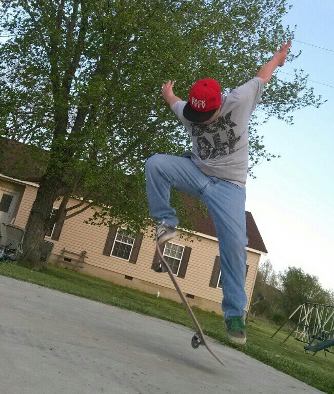 Bath Co. Ky. All I do is skate,Dirty Ghetto Kids, Rap music till I Die