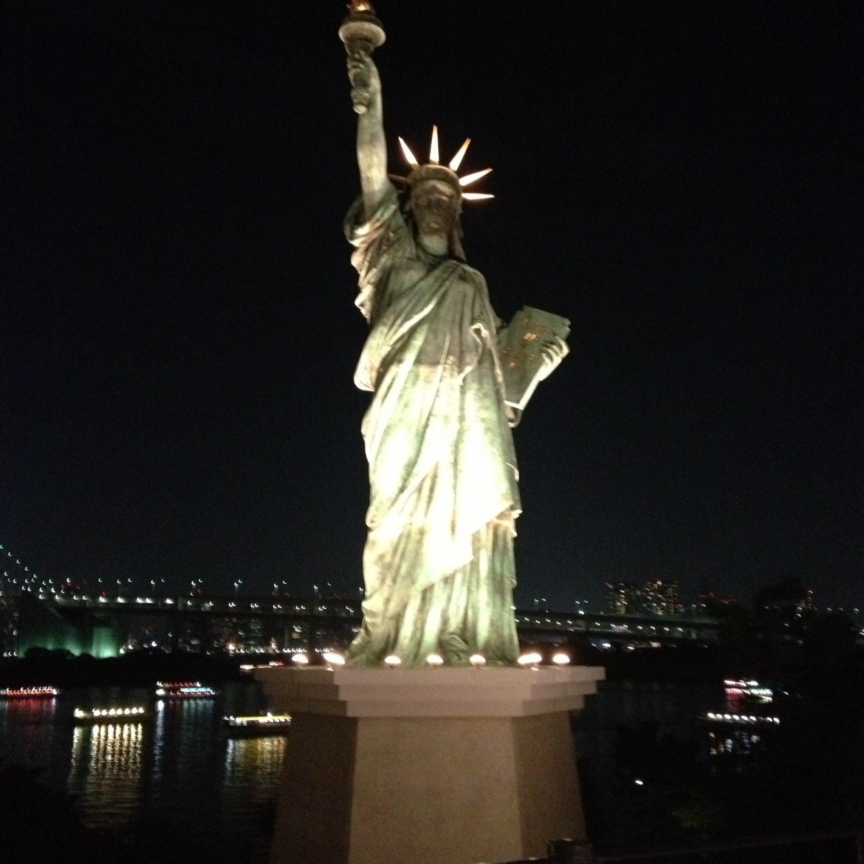 I am living Tokyo My hobby is learning language and traveling.