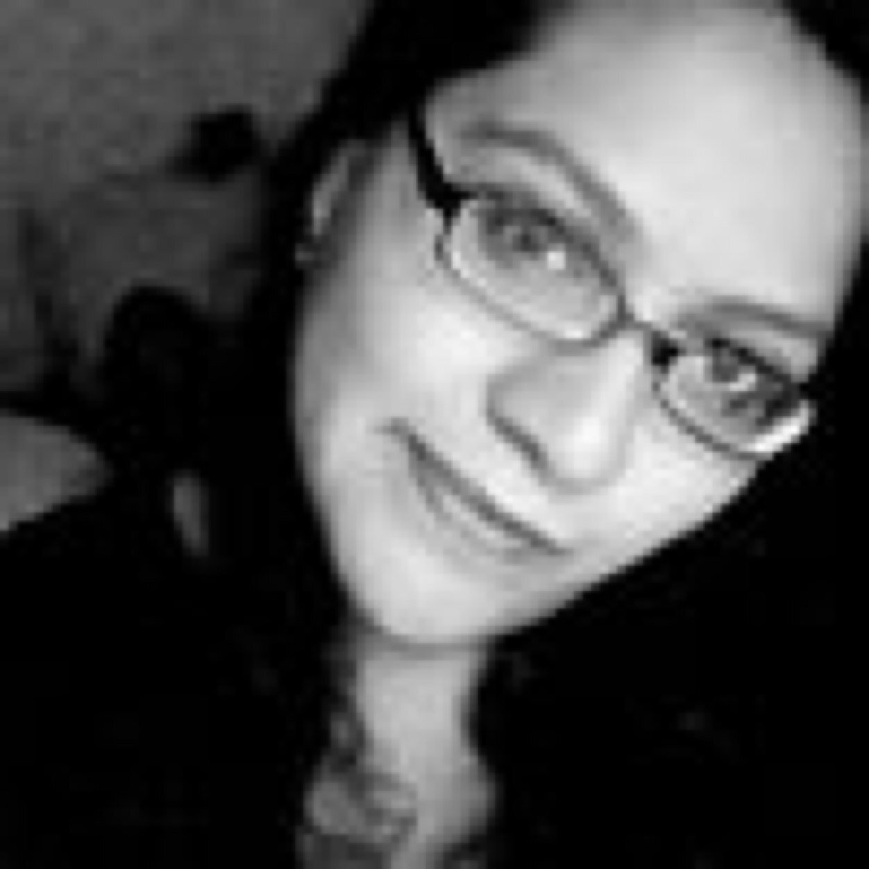 Amante de la poesía, de la buena música, baile y gastronomía, amorosa, cursi, un poco loca, amistosa, un tanto hiperactiva y muy luchadora!
