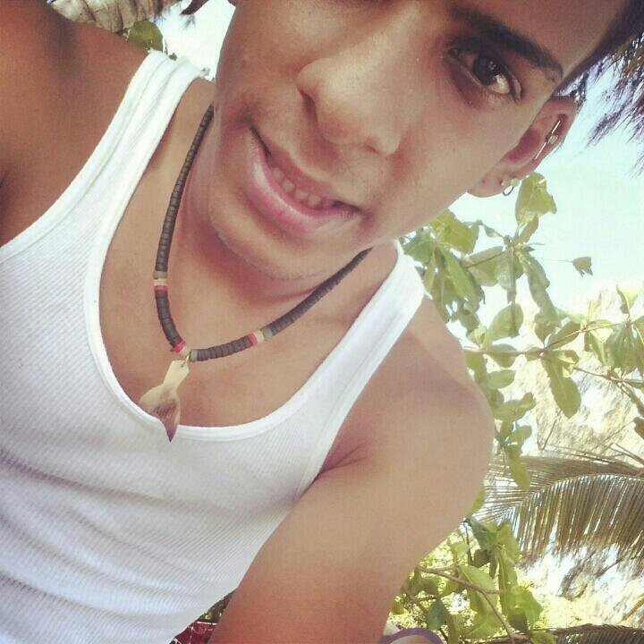 no hay que buscar belleza,no hay que buscar perfecion solo algo lindo que se sienta en el corazon