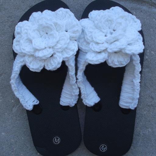 At Hookedonyarnct I love making crocheted and knitted items. I live in Florida and am a proud member of the Artisan Group