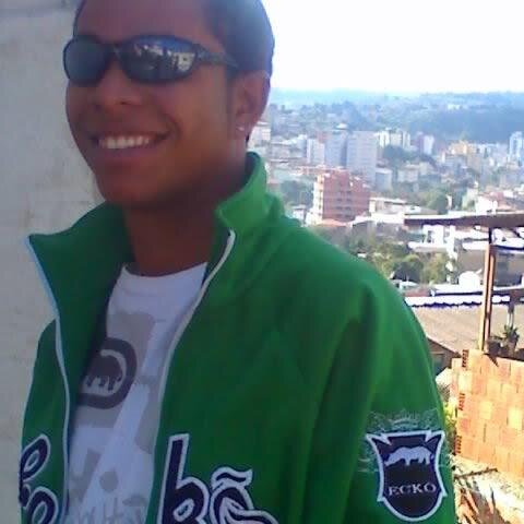esperaça e a ultima que morre
