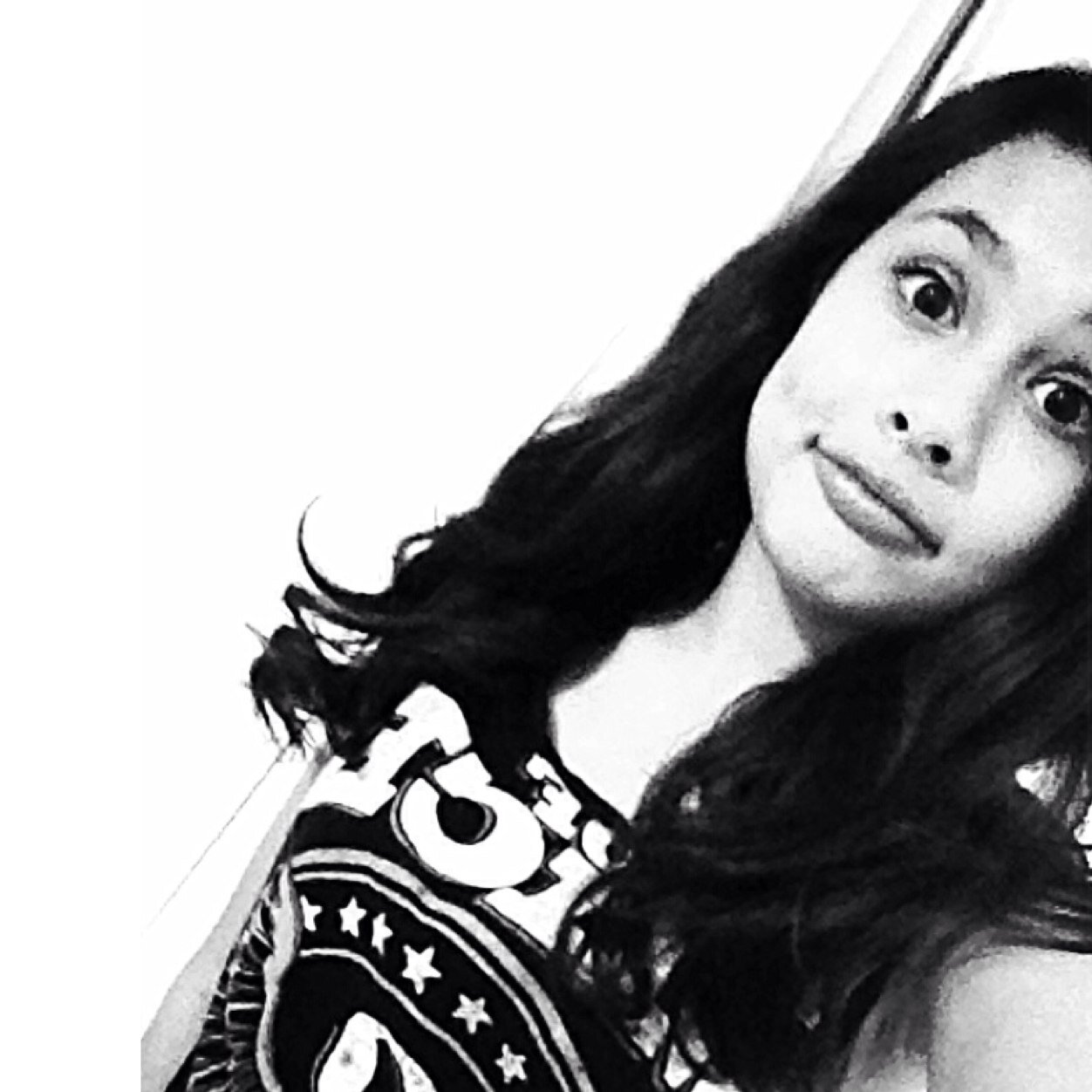 ugh_0livia's profile picture. all i care about is 5sos and food tbh