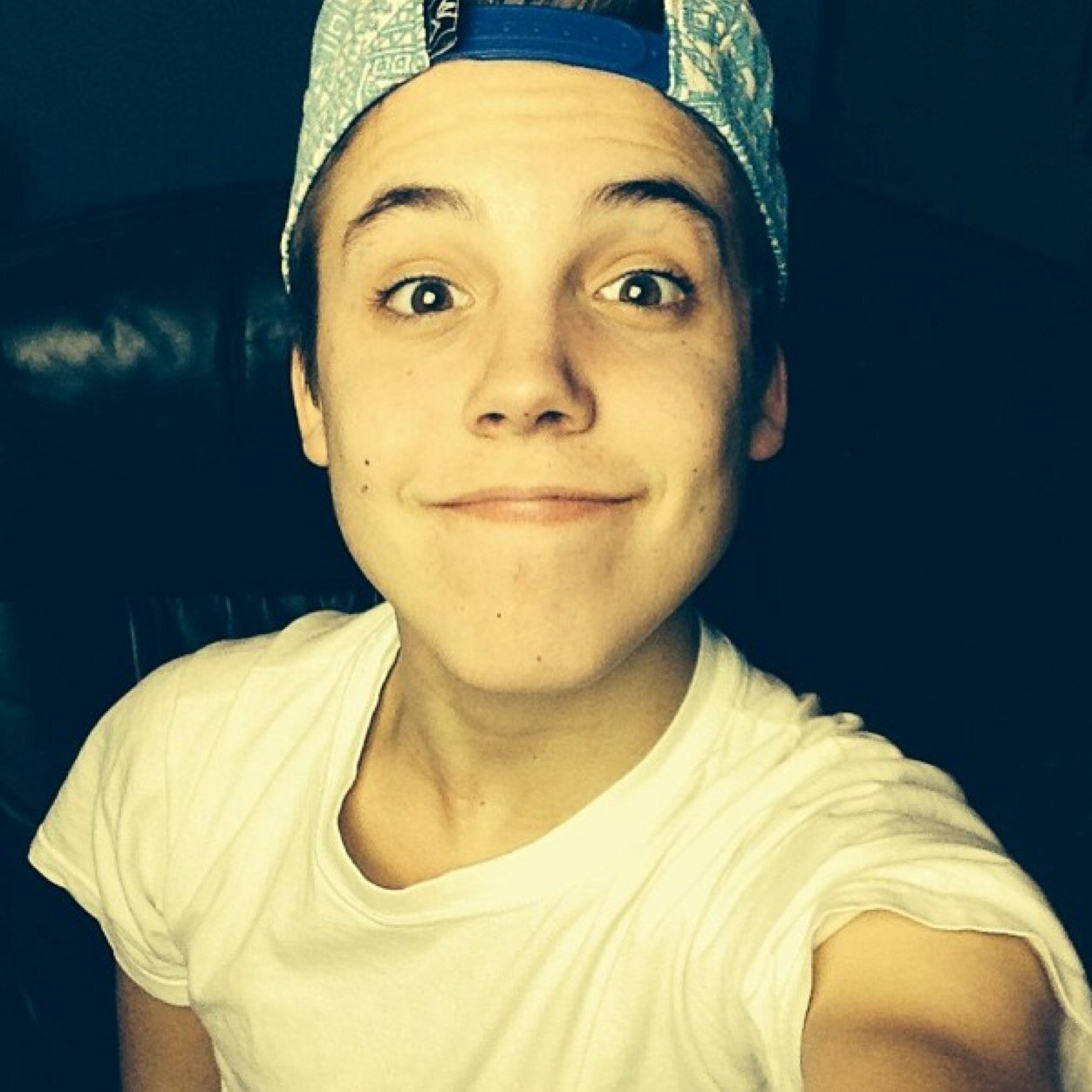go follow @_trxpicalmatt_ please(: