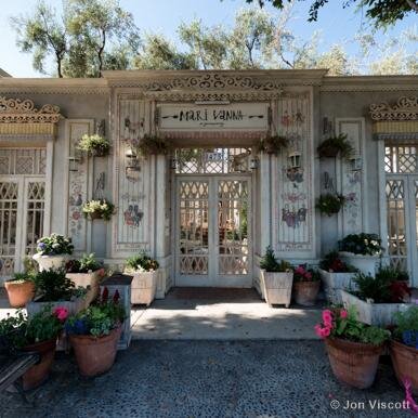 The place to go for the perfect day or night in Los Angeles due to its up-scale in-crowd, to its specialty Russian food and infused drinks.