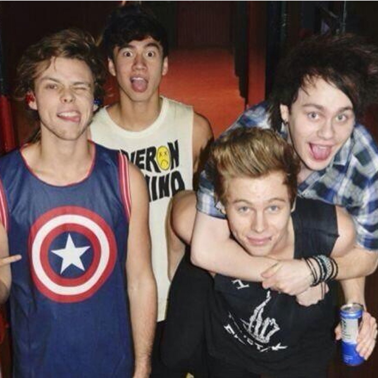 Cuz im thirsty for follows ... ❤ @5sosfamiilyy