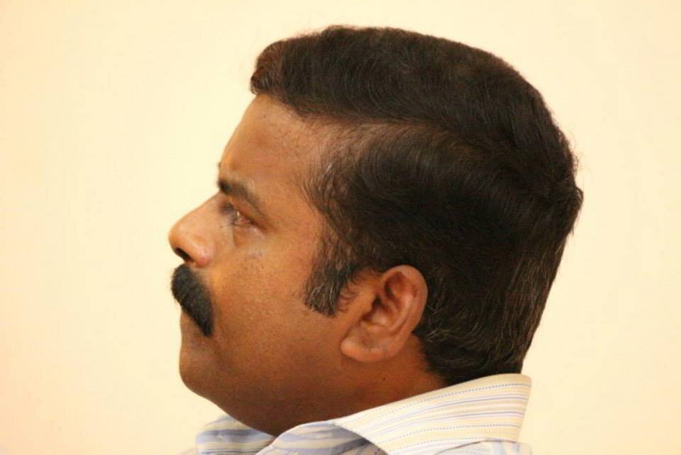 கவிஞர், எழுத்தாளர்.