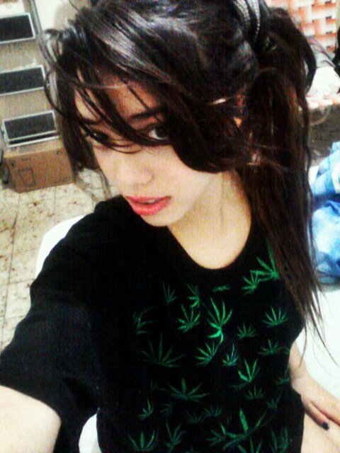 DenDucasse17's profile picture. yo fuma a la mañana tambien fumo a la noche y vivo re loca todo el dia le pego a la maria y sigo