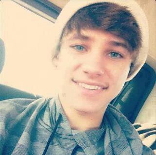 only live life to the fullest.  love evry single person out there(: