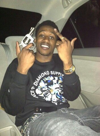 Follow me cause I'm that nigga #LoveNew100sss #S.P.F (: #CO/14 #DreamingBig #FuckHaters #ILoveAllMyBROZ