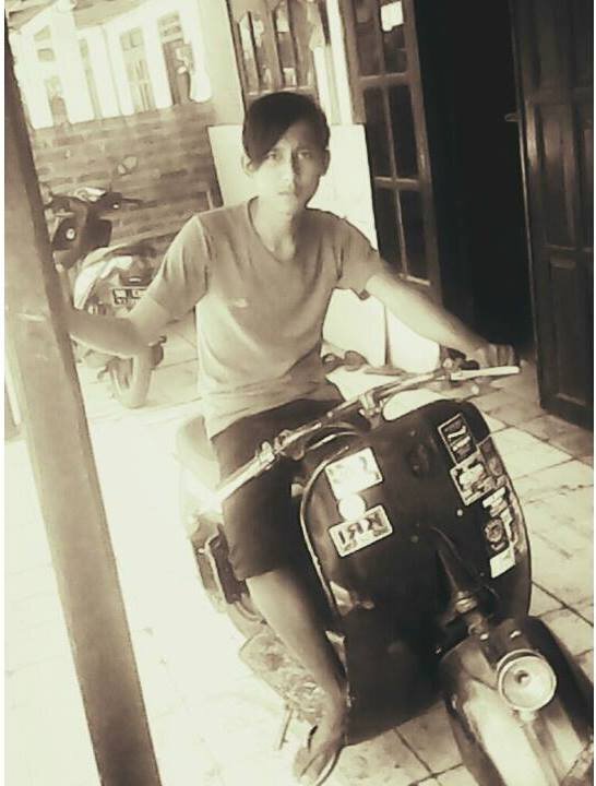 Scooterist Gresik