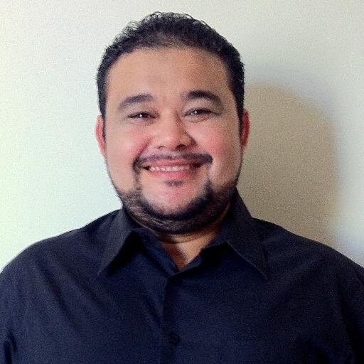 É consultor em SEO, Links Patrocinados e Fab Lab, palestrante e fundador da Personal Search. Notabilizou-se por simplificar a linguagem do SEO para leigos.