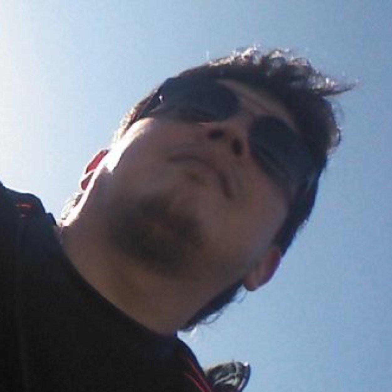 Me guio por mis instintos y detesto que me digan lo que tengo que hacer, me carga la gente falsa y las caretas. Justicia para todos.
