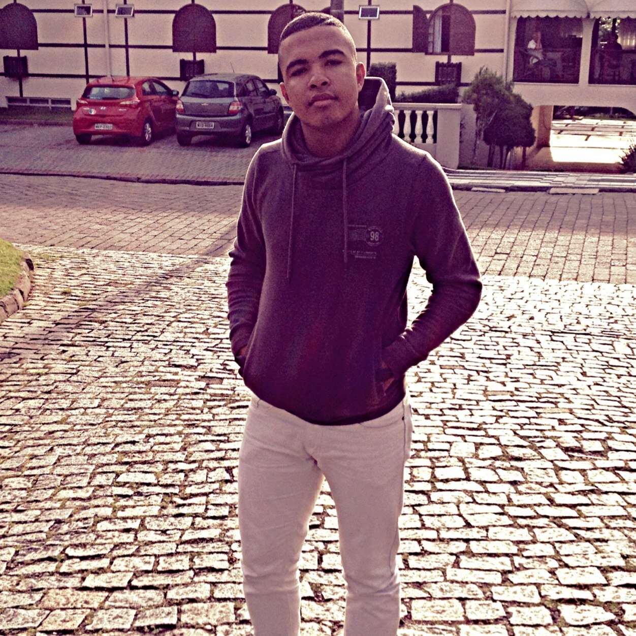 A vida me ensinou que chorar alivia, mas sorrir torna tudo mais bonito