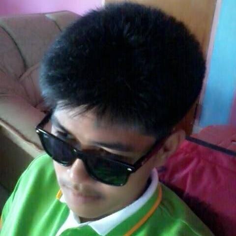 ชอบเรียนภาษา,รักความสงบ,ใจร้อนนิสนึง,เป็นคนเศร้าง่าย,ชอบเรื่องมาก,เป็นคนขี้พูด,เป็นคนมีเหตุผลทุกอย่าง, I like sad,not happy.