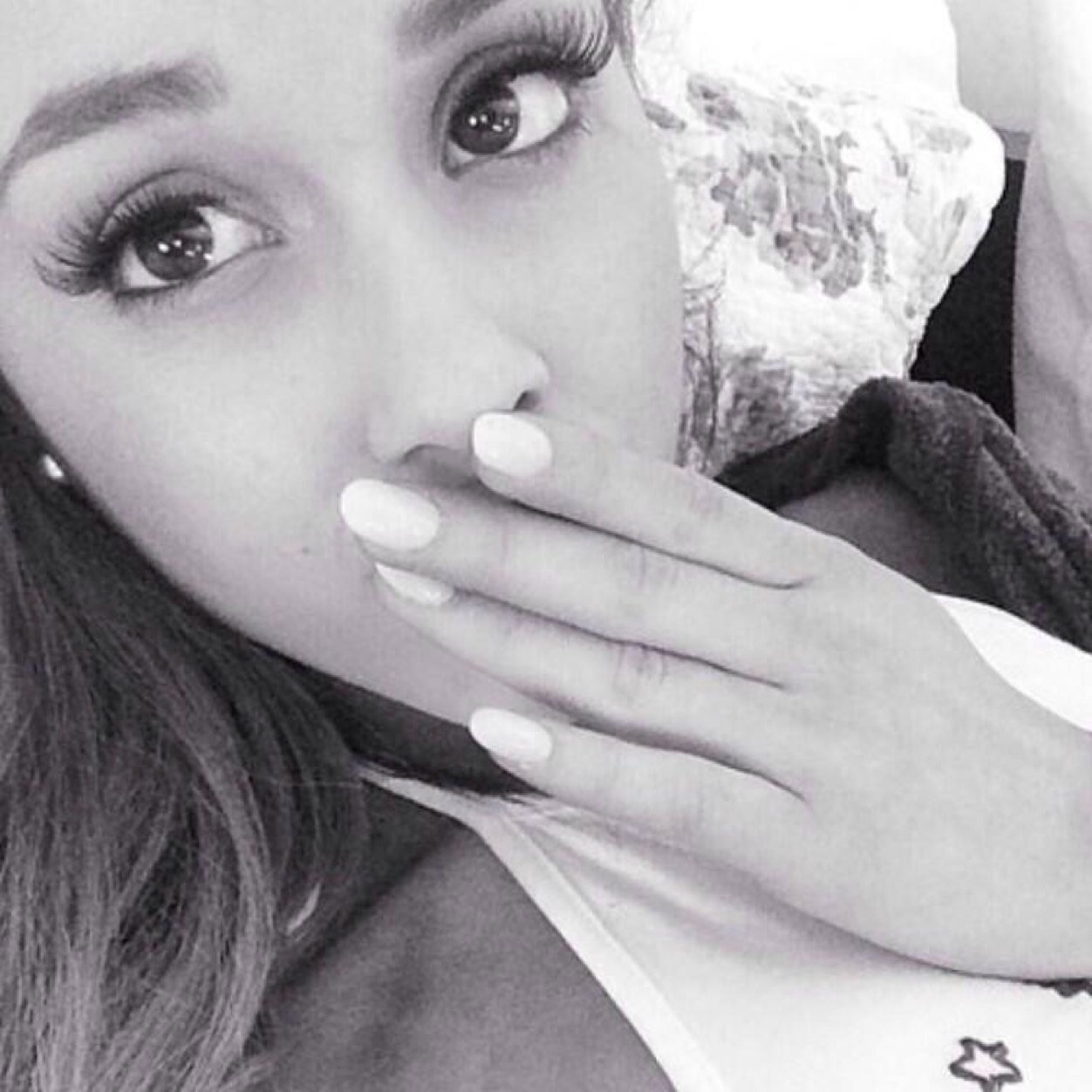 You got me daydreamin', with my chin in the palm of my hands about you.