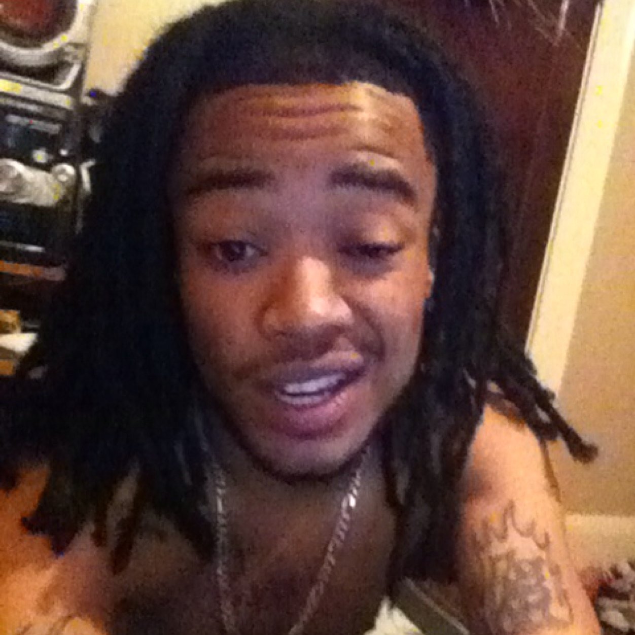 Somewhere highed up kooling it keeping it G just a young nigga hustlin' #teamdreadhead FOLLOW my IG: @zayteeze