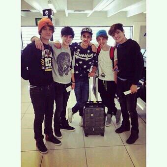 Coder hasta siempre, enamorada de 5 locos amantes de la música: Jos, Alan, Freddy, Alonso, Bryan @SomosCD9 0/5, si me sigues te haces más guapo/a, DICEEN.