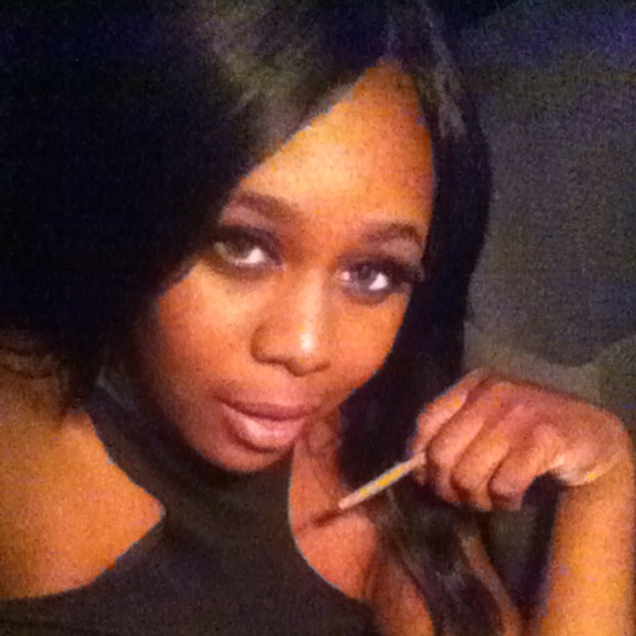 Coolest Skateboarder chick you every seen /FemaleRapper/Skateboader/Dancer/Drummer/Artist/Model/TeamGloriousQueen/Vine
