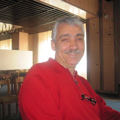 Doğal Yaşam Derneği Başkanı,Yer yüzünde yaşayan her türlü canlının yaşam hakkı olduğuna inanan doğa ve çevreci,sporcu,eğlenceli,hırslı,yaşamı seven