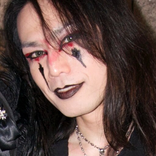 R_Vuju's profile picture. 空想的な事柄を好む者であるかも・・・ 美的もの、古なるもの、流線美に惹かれる・・・ 基本HR/HM系が好き！弦楽器の音色に弾かれる・・・ 纏うものは一般的に言えばゴシック的なものが合う！ ネコ的であり雲の存在・・・ ある種ヴァンパイア的でもある・・・