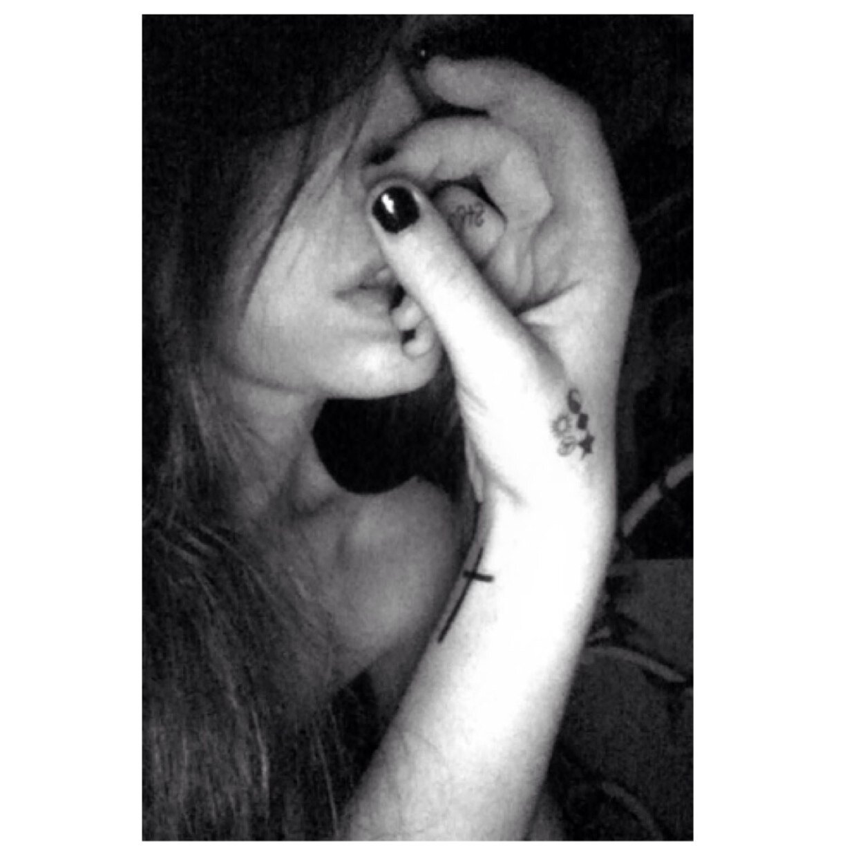 • roses are red, violets are blue. but so are cuts and bruises • | clean since 6/07/14 ✨Jaxon Patrick✨