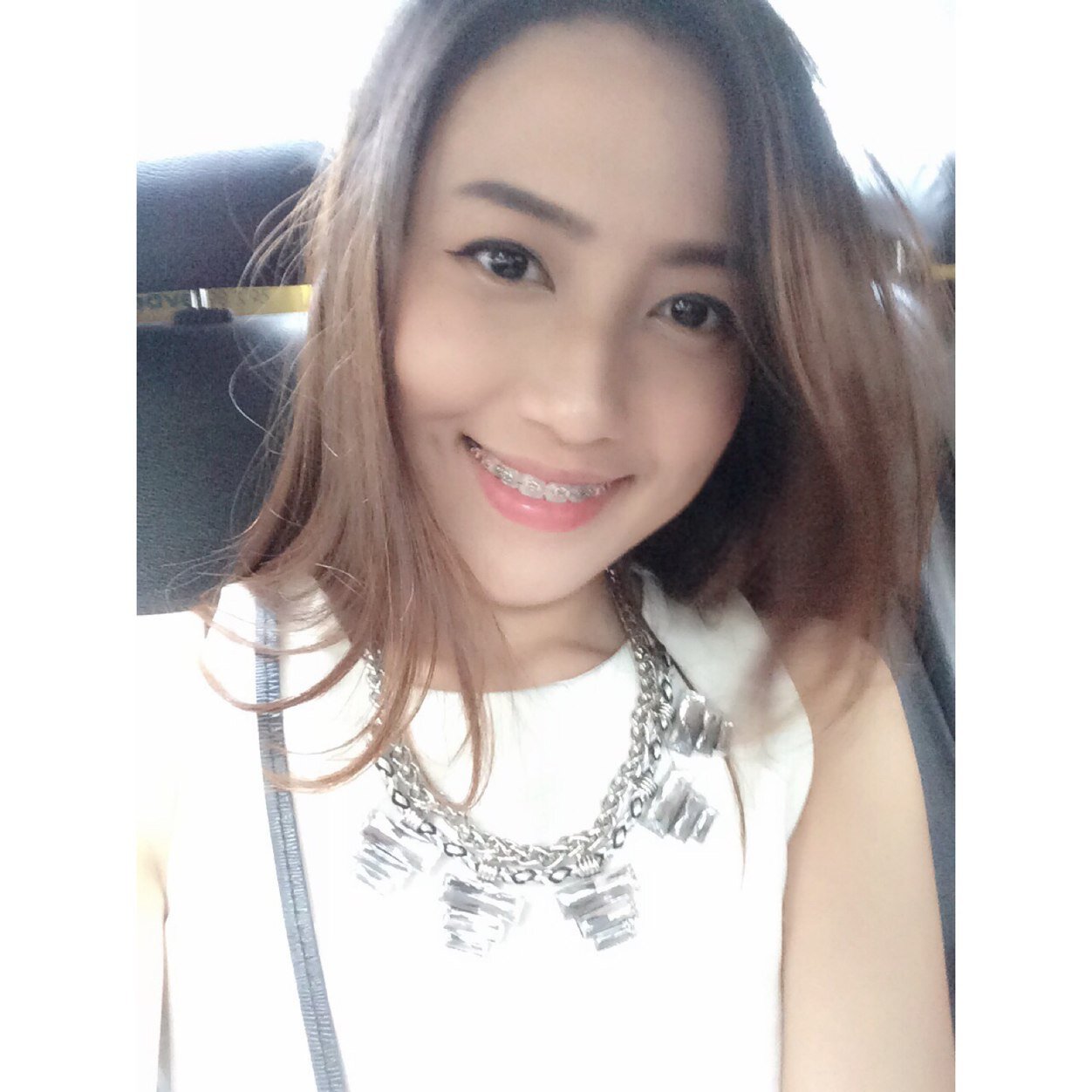 zoetyx's profile picture. Wallflower