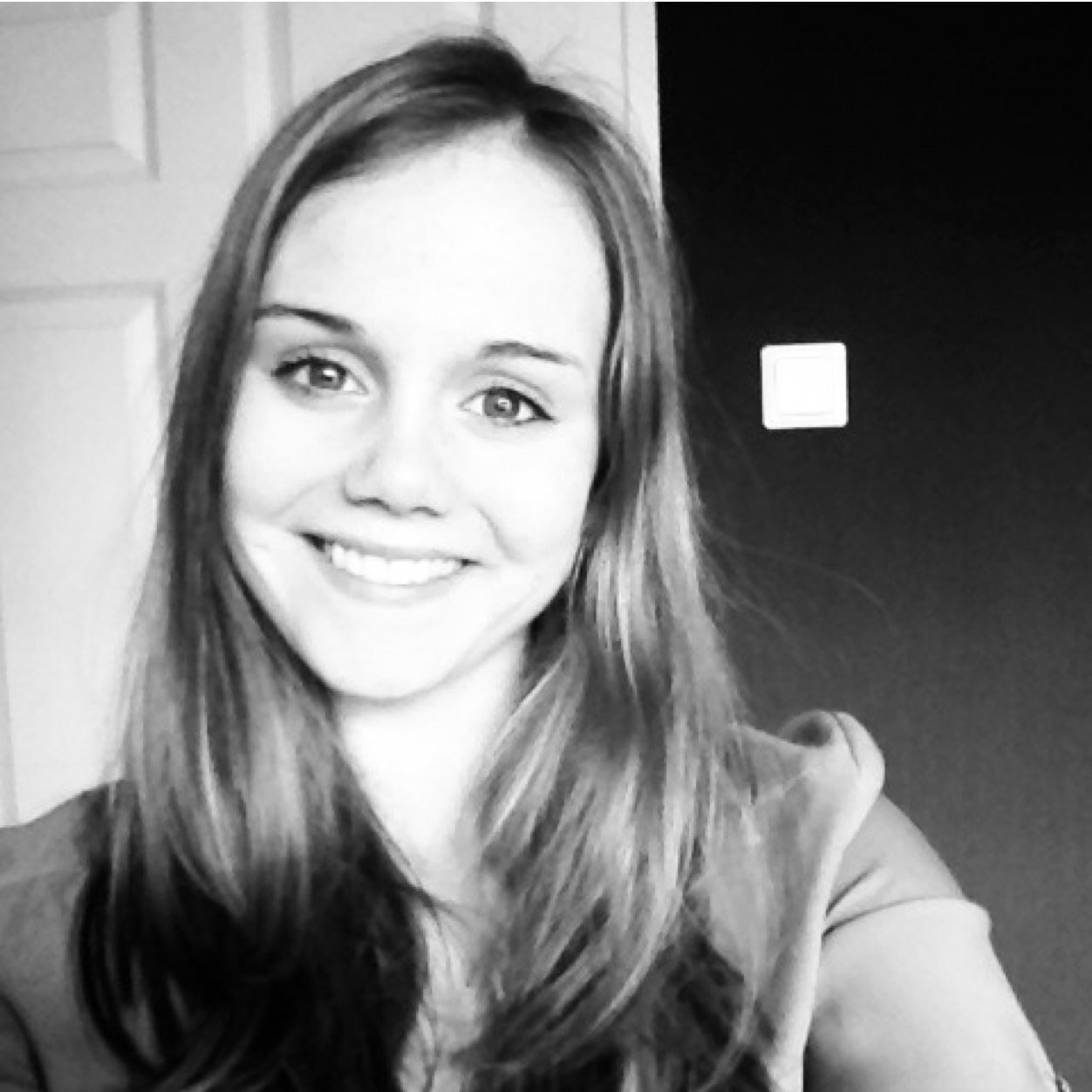 16 jaar, 5 VWO, KCR B2, hobby's: zingen&acteren