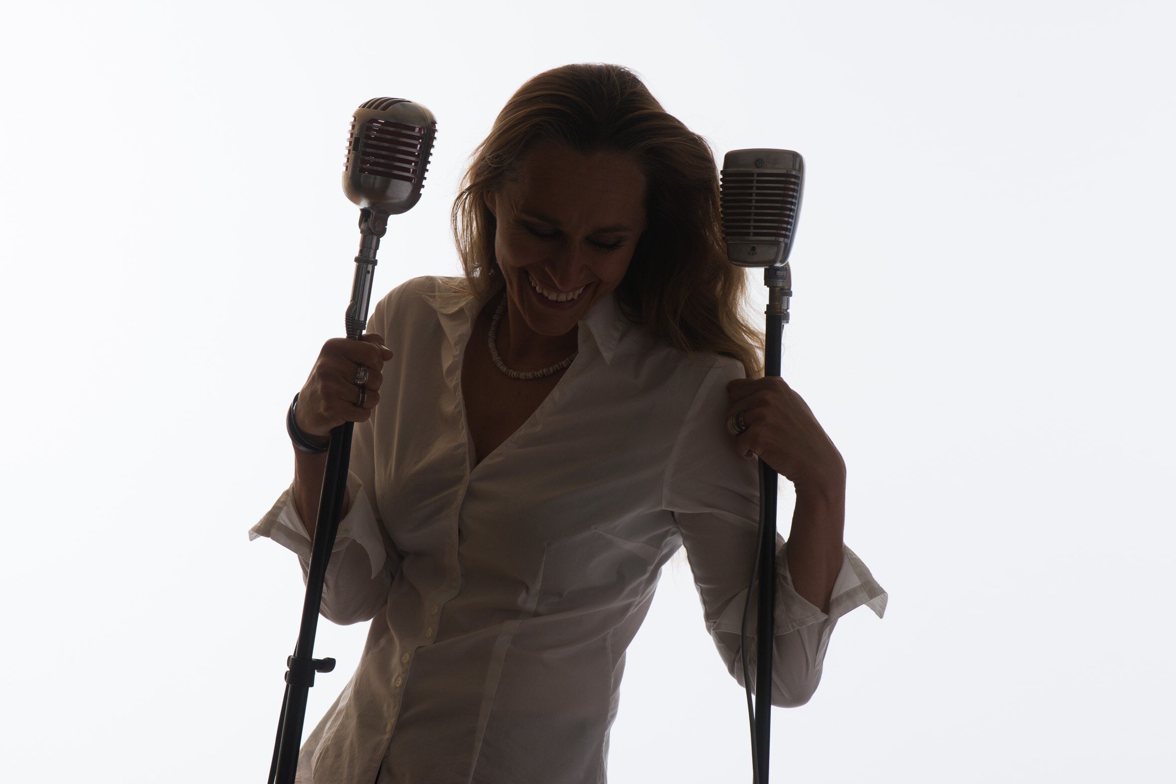 LucieVyborna's profile picture. Moderátorka, novinářka, Na Výbornou - podcast. 
Czech Radio journalist, moderator, observer.