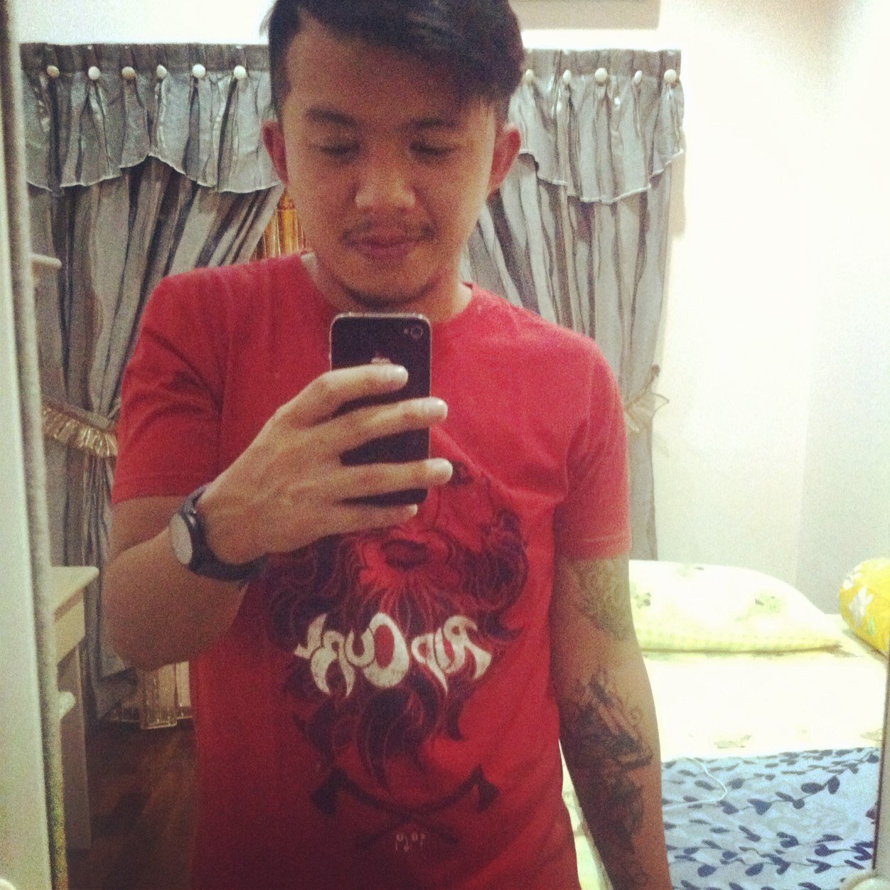 I'm a ASIAN DUDE ,came from Kota Kinabalu SABAH ! :) follow me? let's make friends :) !