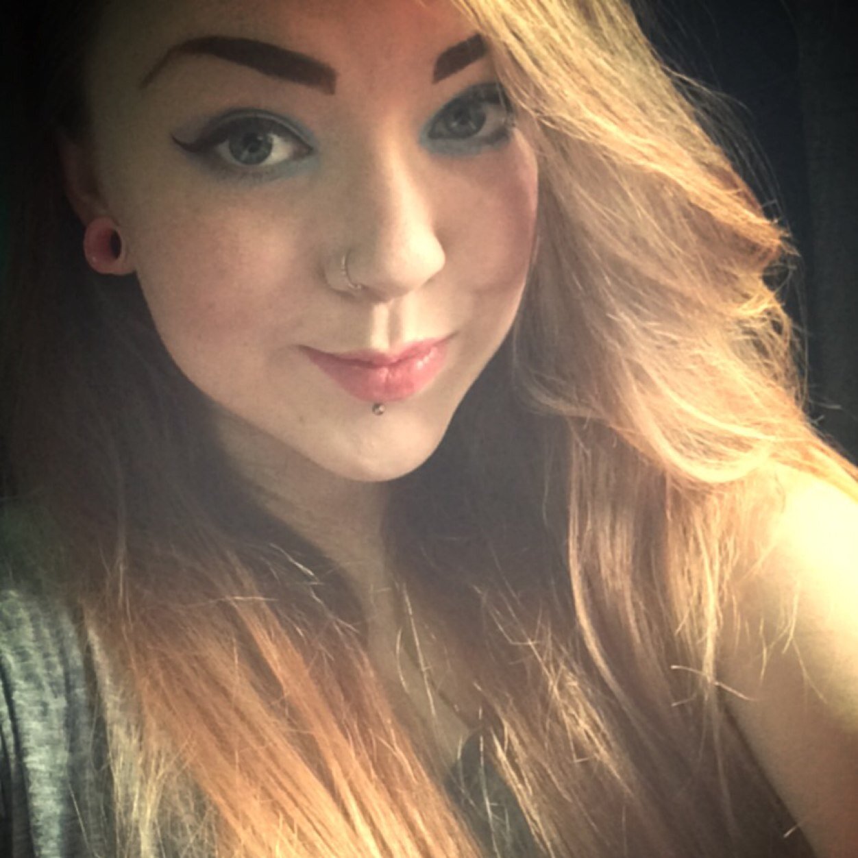 My name is Amber, and I'm addicted to energy drinks.
This is my third twitter account. No real reason why just my memories shit.