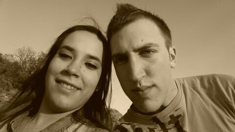 pasando la vida cada dia mas y mejor con todos los dias un dia mas feliz que otro. TE QUIERO Luis Serrano Garcia  30/08/2013