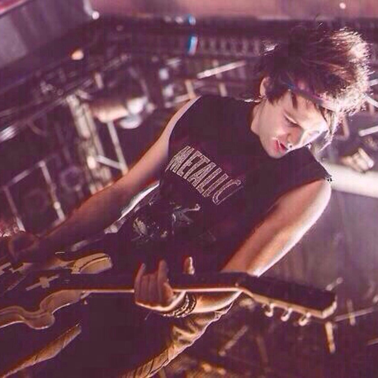 PLEASE RETWEET THE LINK AND FOLLOW @lightsdownirwin and  @thatsocalumm https://t.co/s0RKNH7Chr