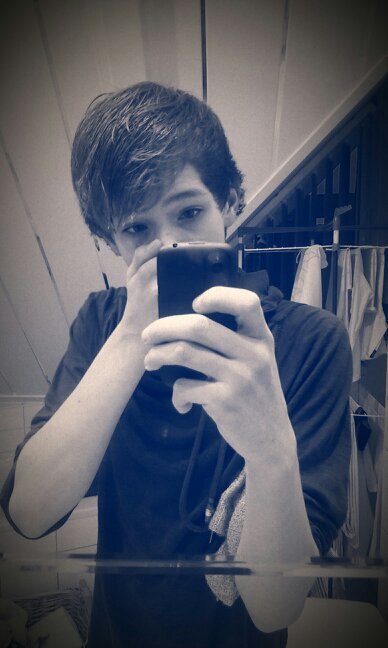 het boeit me niet wie je bent het boeit me niet wie je Kent je blijft van mijn princess @lianverbruggen af I love you so muchhh