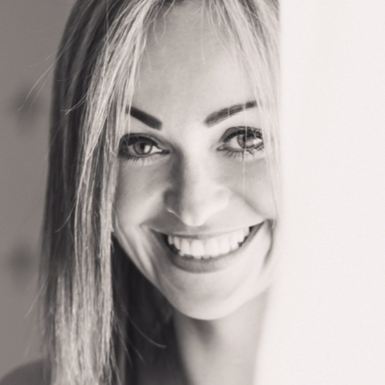 DitaMirbaha's profile picture. 