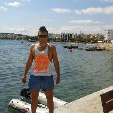 manueles1996's profile picture. 