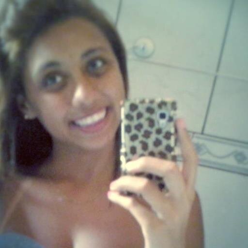 Carolineee_s2's profile picture. Vencer é um hábito. Perder também.