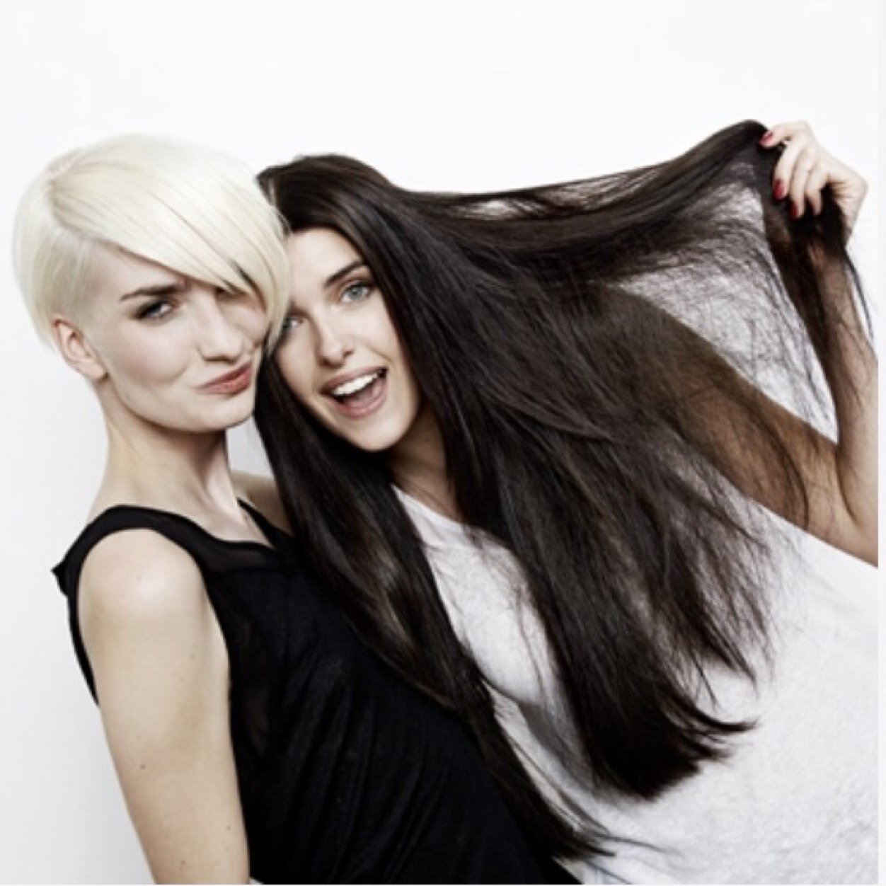 MoreByMe is dè hairextension studio van Nederland en België, onderscheid zich van alle anderen door het unieke 3 stappenplan aan te bieden. http://t.co/fjUVLUKg