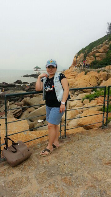 LikeMarianiR2's profile picture. good person and humble...lover of Jesus Christ.