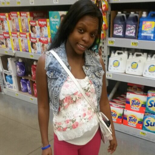 No Bio Just Follow Me , @__itsmeshaa , fmoig @almighty__monae !