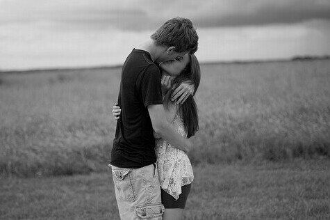 te quiero a rabiar mi niño eres el mejor, llevamos mucho tiempo juntos y seguiremos hasta viejecitos... esos abrazos y esos besos son lo mejor te amo demasiado