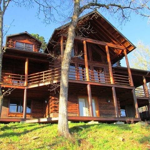We offer luxury cabins fully furnished and equipped with Hot Tubs and WiFi, located minutes from Broken Bow Lake & Beavers Bend Resort Park.