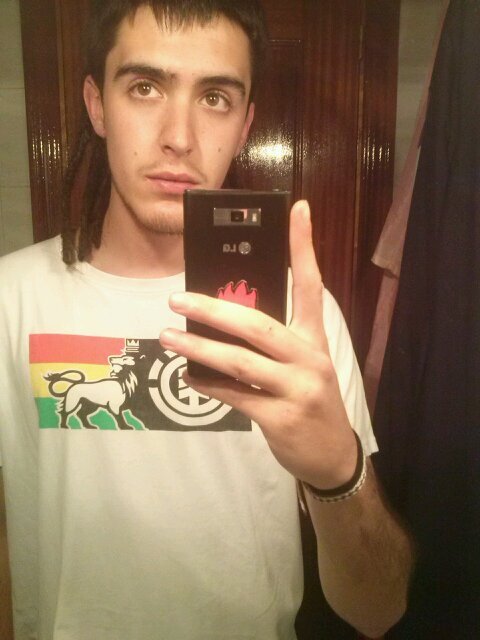Comprende que mil derrotas no te hacen un ser vencido,si luchas puedes perder si no luchas estas perdido