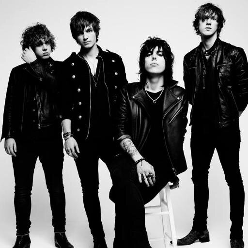 UKロックバンド The Struts の非公式日本語情報共有アカウントです。 ストラッツに関する情報がありましたら当アカウント宛にツィートをお願いします。情報アーカイブの目的で開設したblogは更新停滞中です。