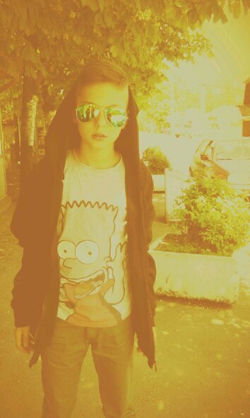 Hay,I'm Miloš :) I from Austria and I'm 13 years. FOLLOW ME