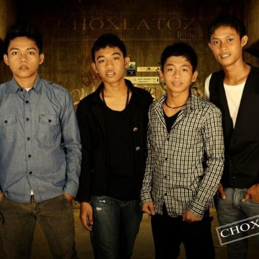 CHOXLATOZ_BAND's profile picture. CHOXLATOZ Band Irlan Manajeman | Vokalis : M.kristian | Gitaris : Kyky | Gitaris : yan enya | Basis : Toto | drummer : Budi |