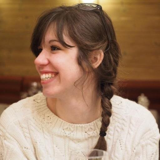 Si le monde manque de couleur, rajoutes un peu de rose et des paillettes. Laura, Chroniqueuse à ses heures perdues et beautyaddict