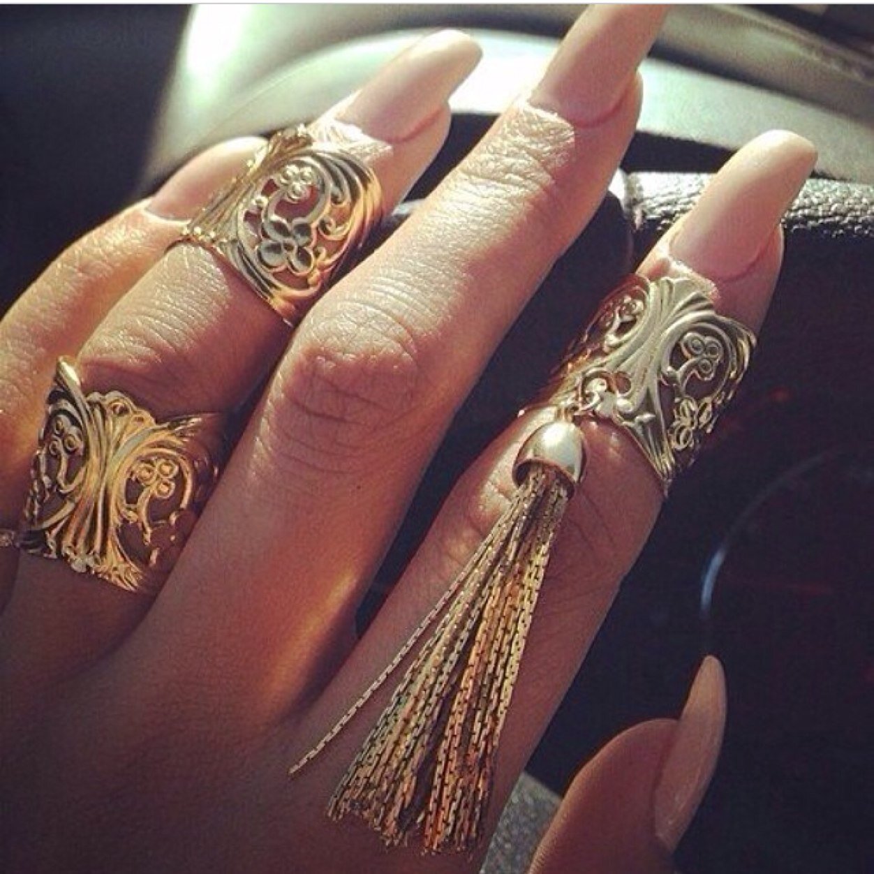 om_m7mdo_o's profile picture. لا تسع لتحسين ظن الآخرين بك، لأنه يكفي أن خالقك يعلم ما في قلبك ! دنيا_البشر