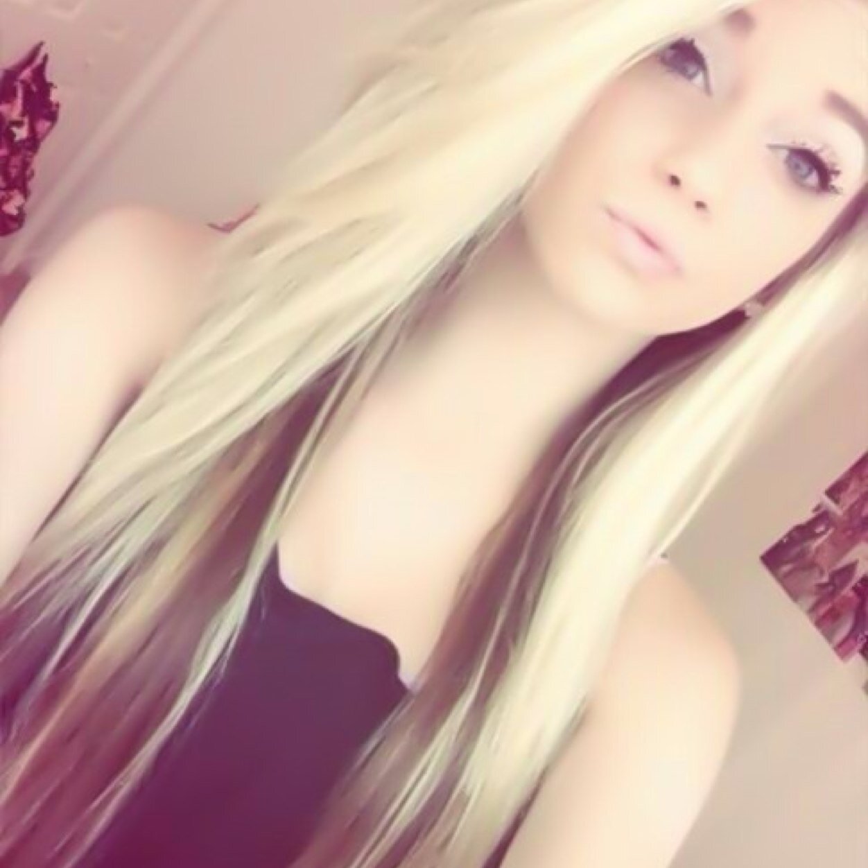 savannahhigh__'s profile picture. This is my official Twitter . I love my followers :) Official Instagram : ayeitsavannah_